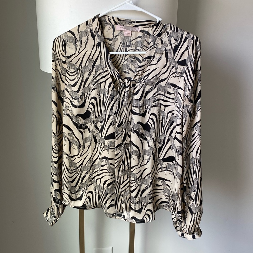 Forever 21 Zebra design long sleeve blouse Sz S/P